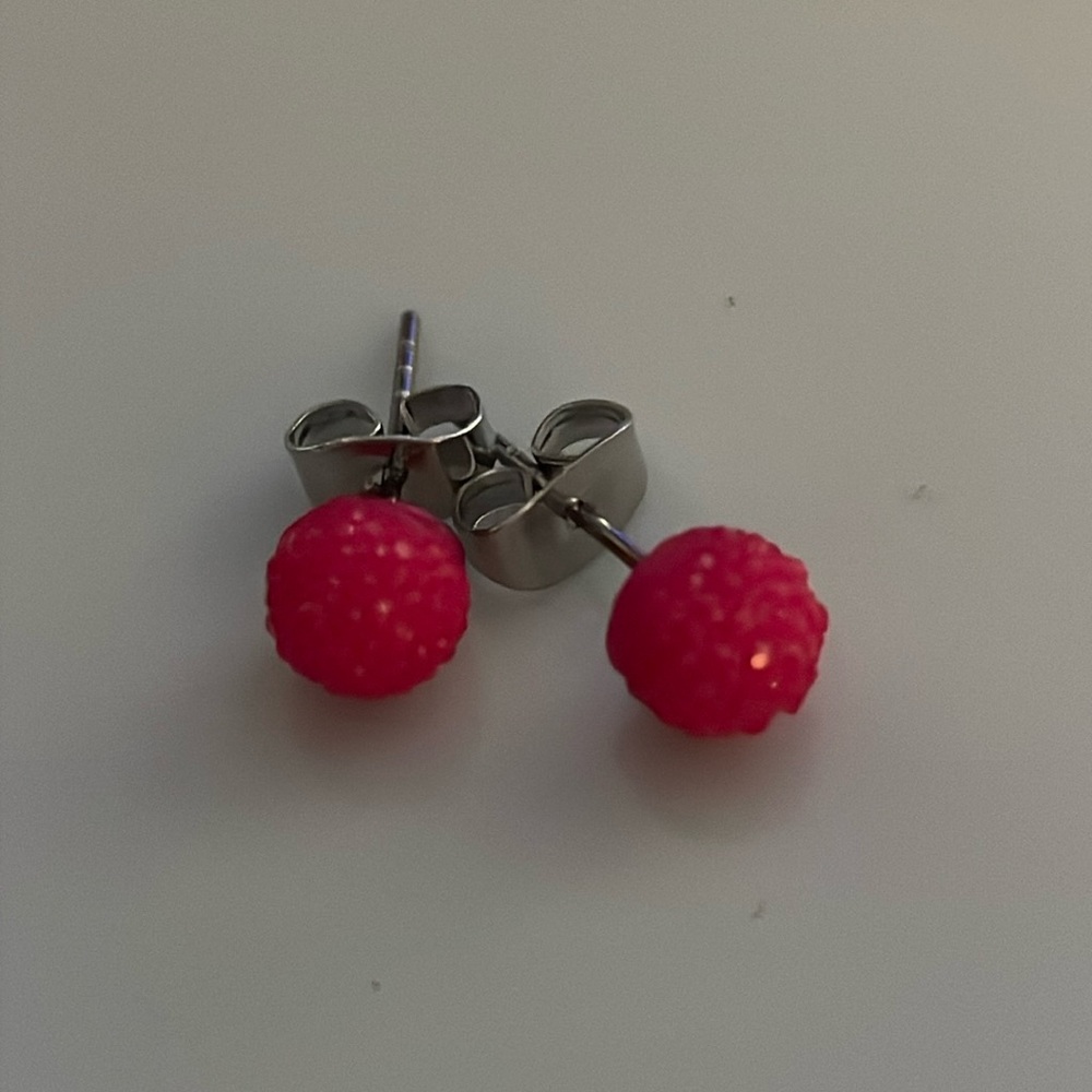 Sparkle hot pink studs